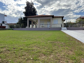 2-Bedroom Luxury Family Home
